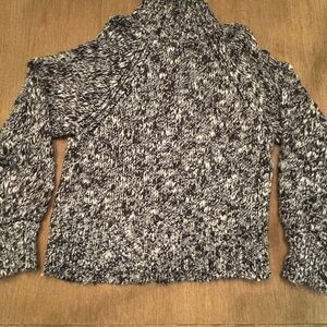 Abercrombie & Fitch Black and White Turtleneck Sweater Medium